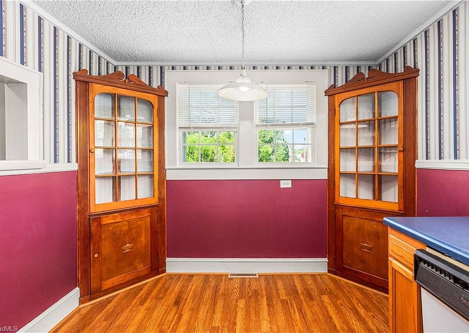 13th image of 3140 Iris St