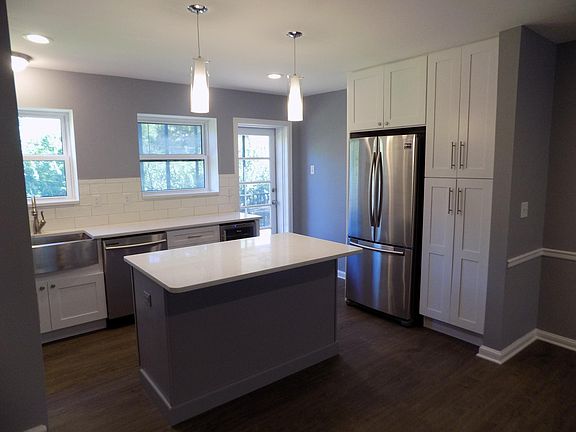 3rd image of 7508 Oxford Dr APT 1W
