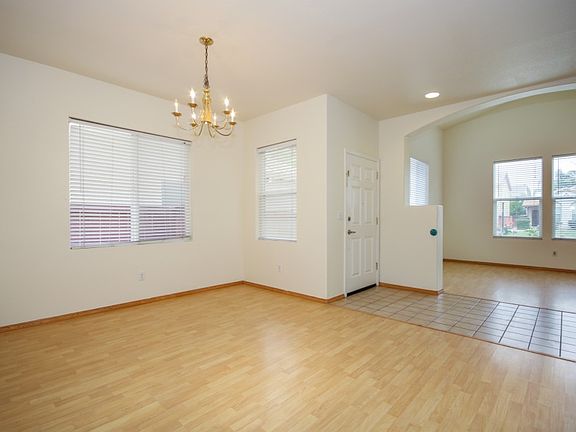 3rd image of 24 Indigo Oaks Ct