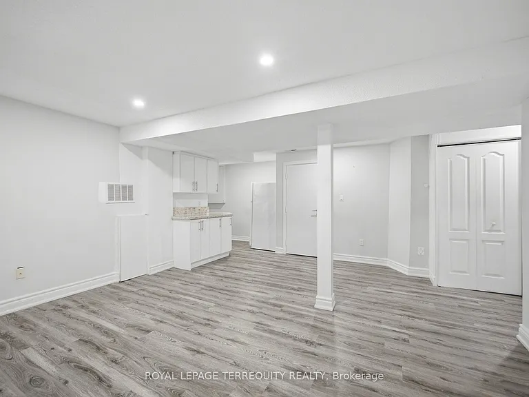 28 Pennsylvania Ave #LOWER LEVEL — Photo 10