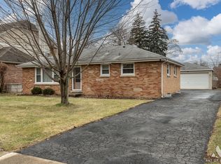 520 Spring St, Roselle, IL 60172