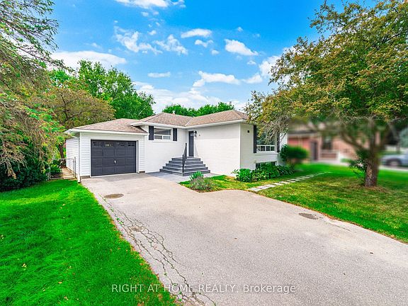 2nd image of 15 Kemano Rd