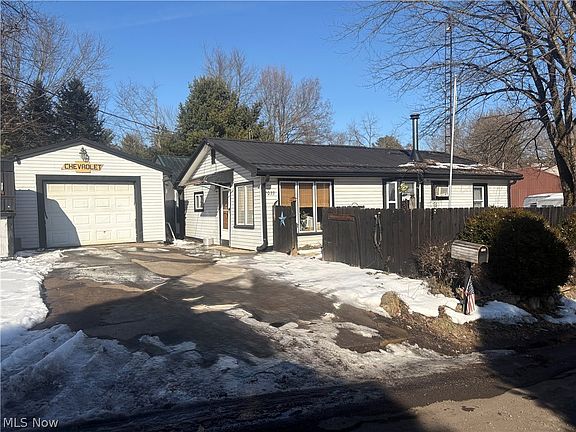 3rd image of 2039 Vesper Rd SW