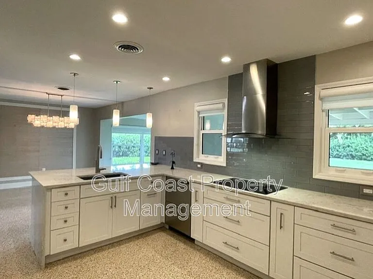 2253 Valencia Dr — Photo 11