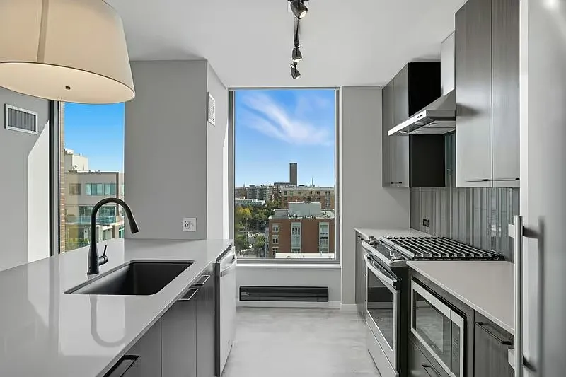 954 W Washington Blvd — Photo 3