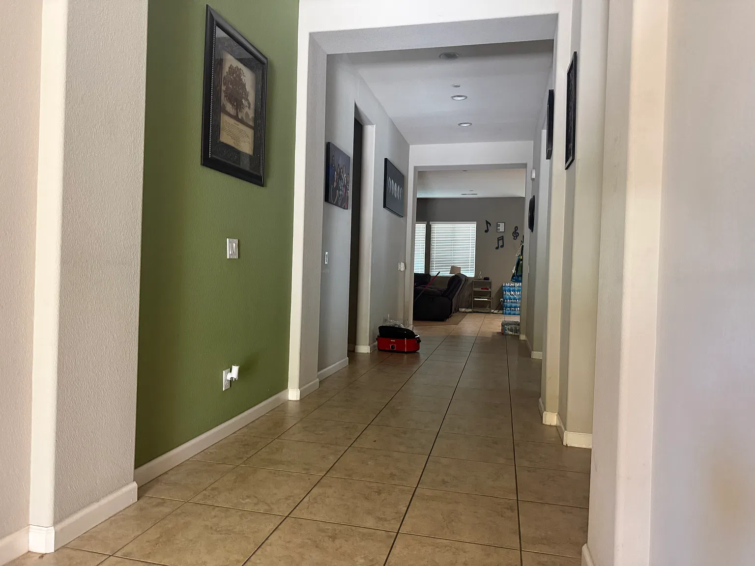 3 bed, 2600 sqft, $4,200 — Photo 3