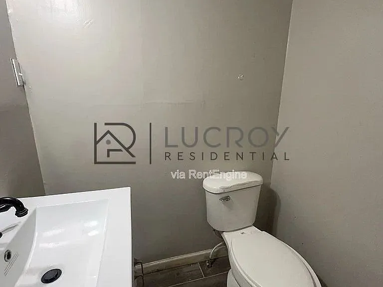 320 Lawrence Rd — Photo 14