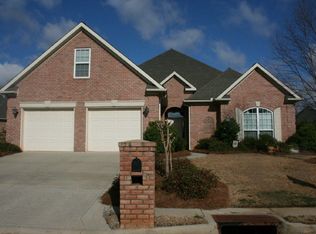 203 Macintosh Ln, Centerville, GA 31028