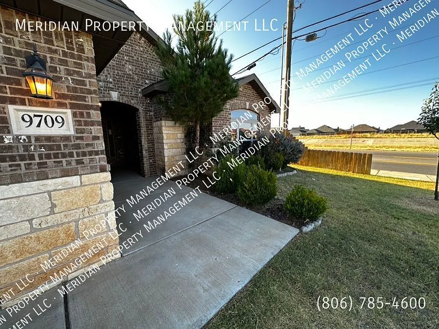 Building Photo - 9709 Ross Ave