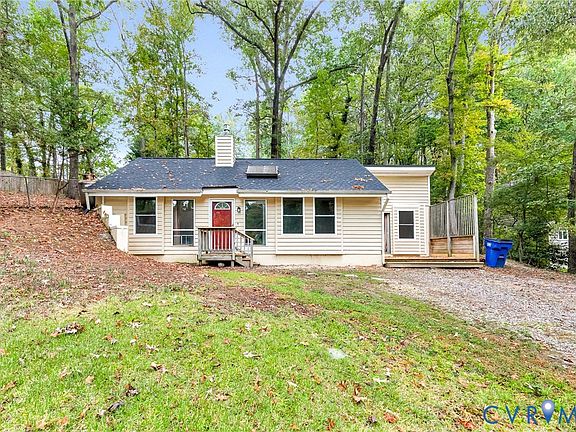 3rd image of 802 Fahey Ct