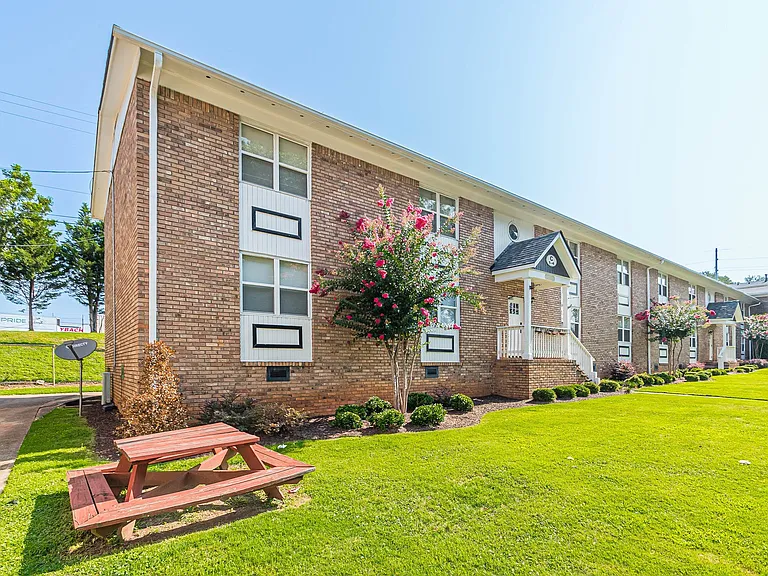 Georgian Oaks Apartments — Photo 20