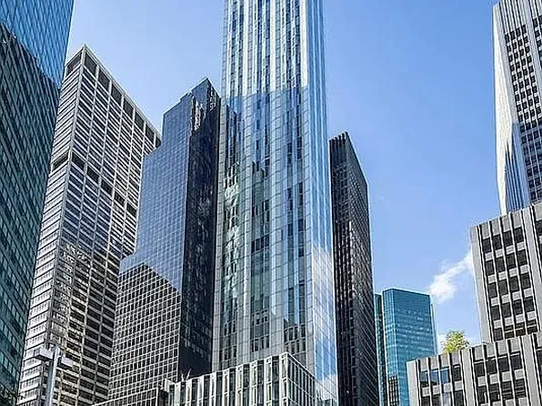 100 E 53rd St #33A, New York, NY 10022