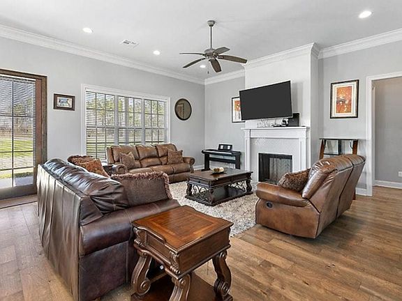 2nd image of 6418 White Oleander Cir