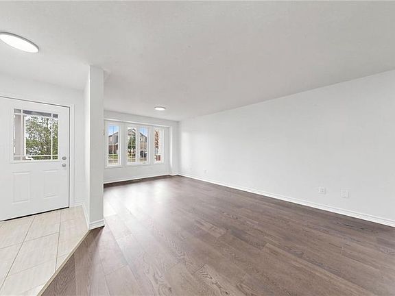 3rd image of 951 Adams Ave S