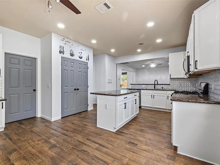 4803 Windcross Ct — Photo 15