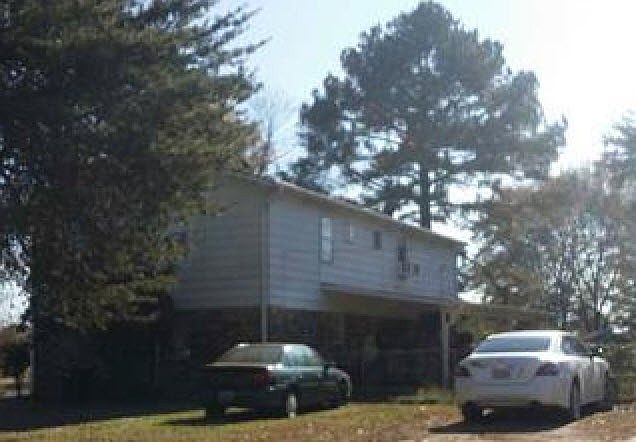 2nd image of 326 Hillside Rd SW