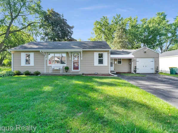 578 Wilson Ave, Mount Morris, MI 48458