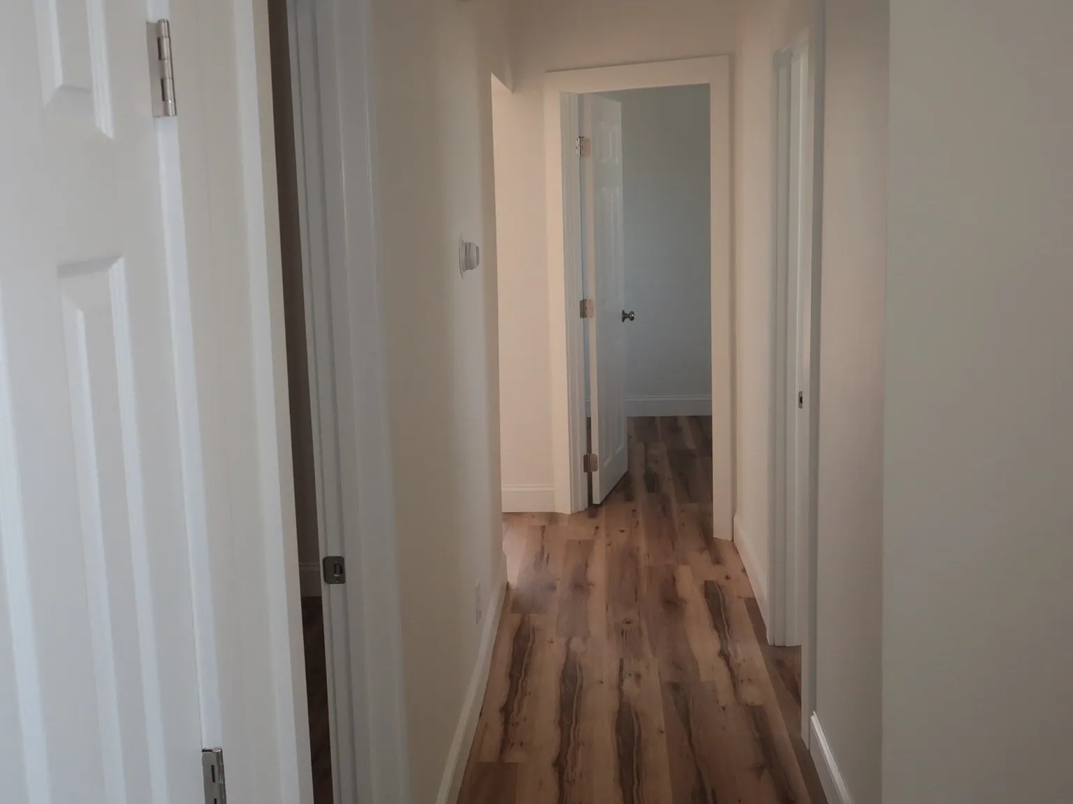 3 bed, 1.0 bath, 850 sqft, $2,900 — Photo 4