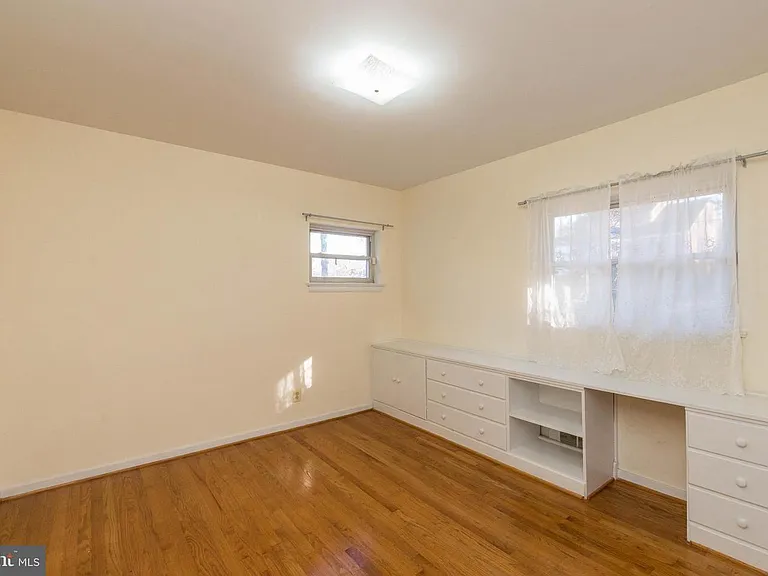 9322 W Parkhill Dr — Photo 12