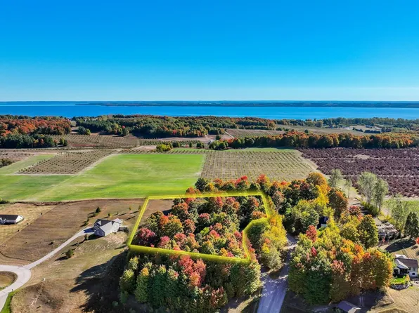 LOT 7 E Brigadoon Ln, Suttons Bay, MI 49682