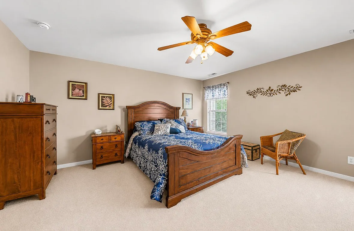 3 bed, 2.5 bath, 1584 sqft, $2,450 — Photo 4