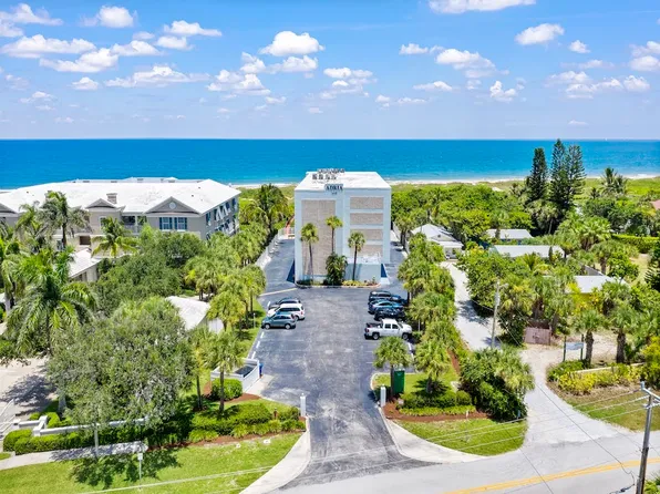 1440 Ocean Dr APT 2, Vero Beach, FL 32963