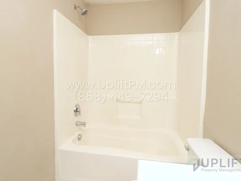 514 62nd St #15 — Photo 15