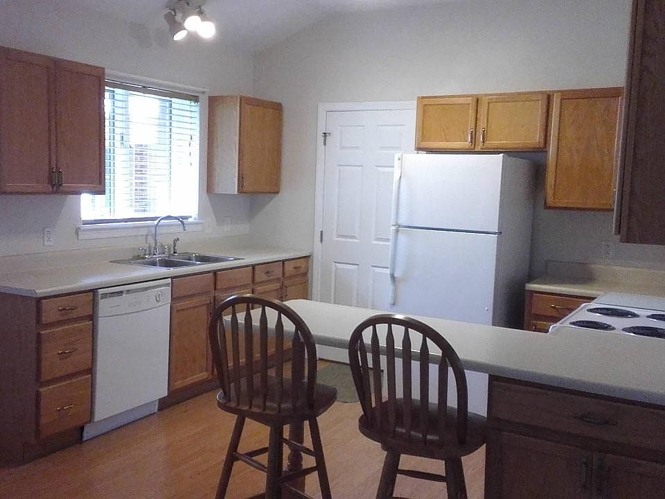 2nd image of 10 Kifer Rd
