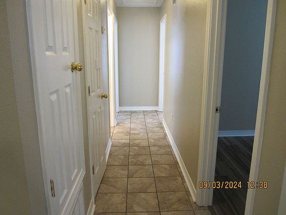 4th image of 5520 Wellington Dr