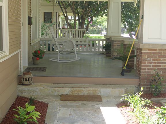 Side entry to porch
