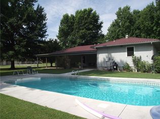 1809 Mayflower Rd, Bentonville, AR 72712