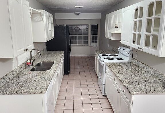 2nd image of 1309 Rossman Dr