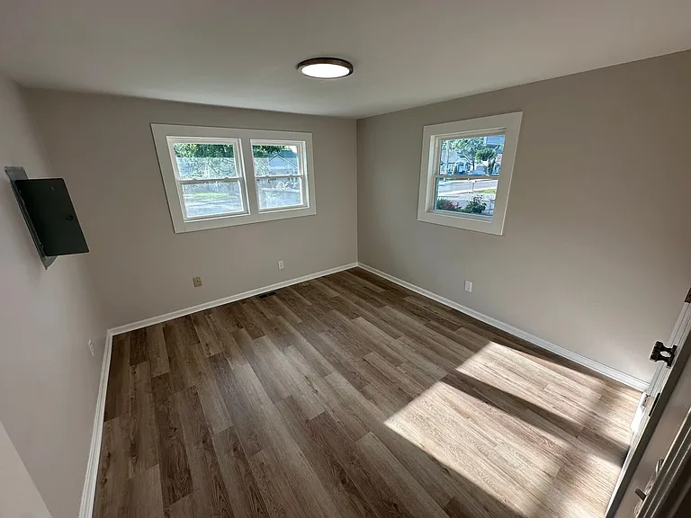 116 N Tarver Ave — Photo 4