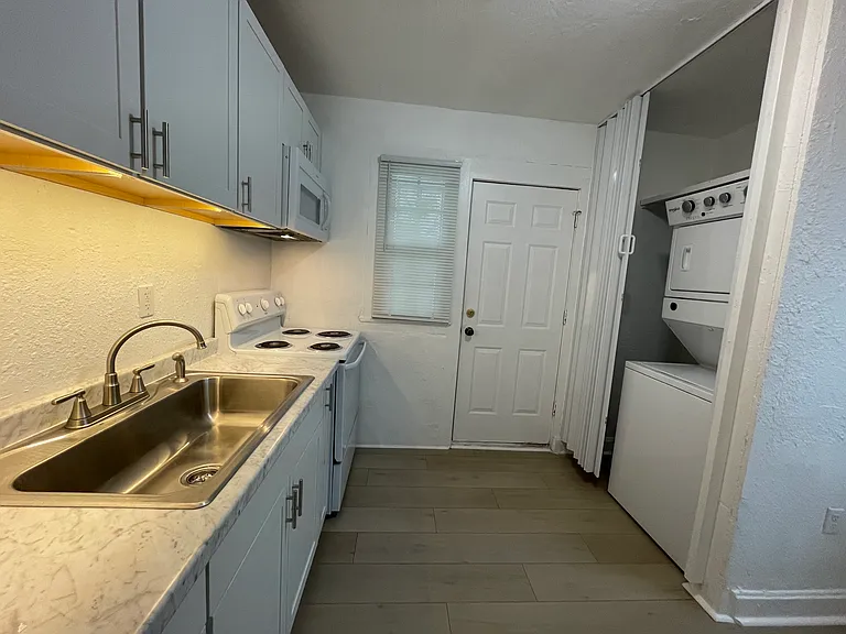 1917 Erline Dr — Photo 8