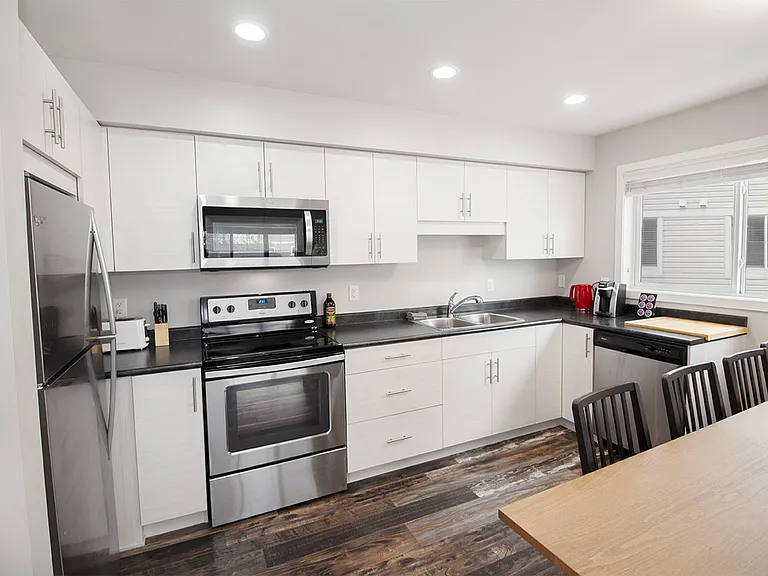 100 Southview Cres #1401 — Photo 32