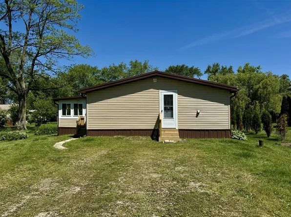 11388 Piney Ave, Conneaut Lake, PA 16316