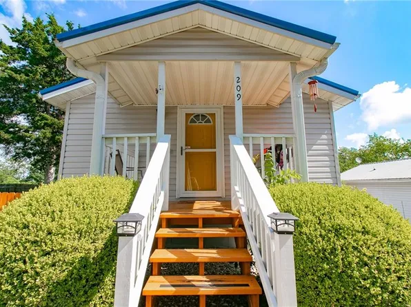 209 W South Railroad St, Knob Noster, MO 65336