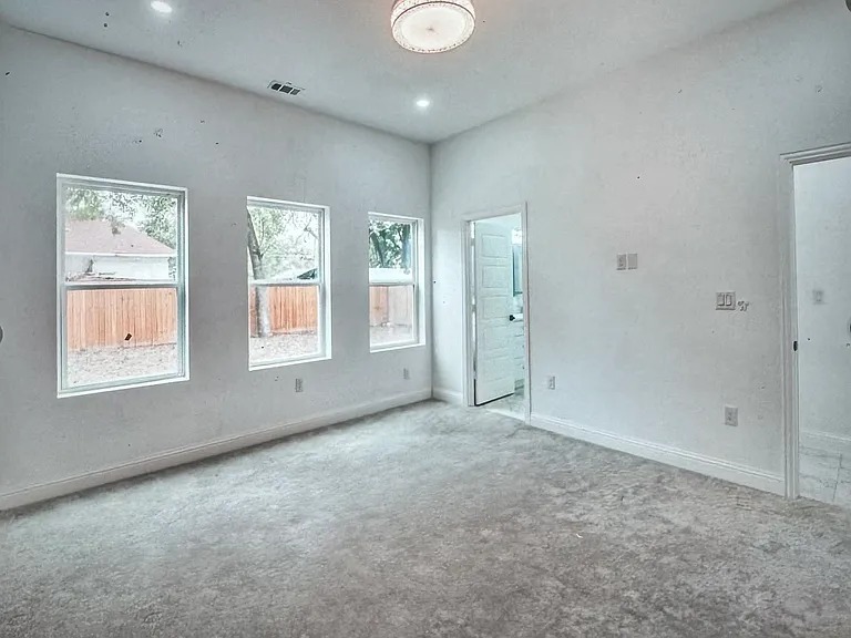 2906 Jim St — Photo 21