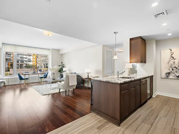 1000 Avenue image 1 of 18