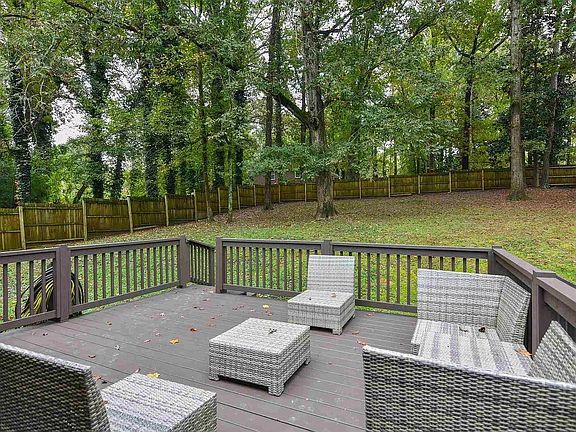 4th image of 2480 Cascade Rd SW