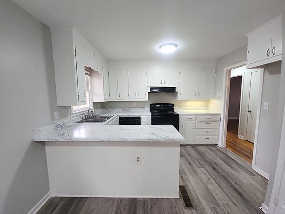 2nd image of 208 Wallace Rd