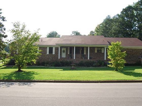 1st image of 622 Jennifer Dr E