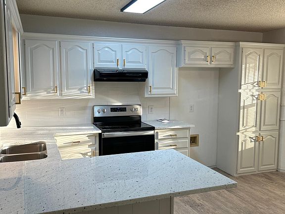 3rd image of 6851 Iola Ave