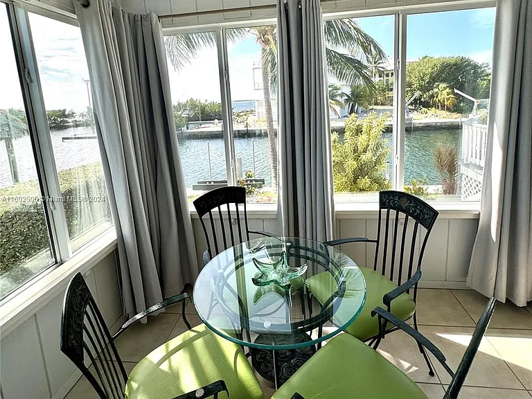 72 Ocean Dr — Photo 25