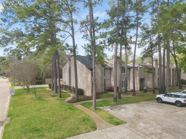 2103 Lake Village Dr, Humble, TX 77339