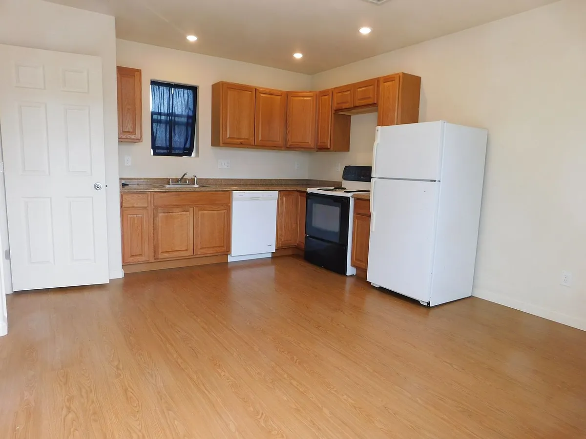 Building Photo - 1318 N 16th St
