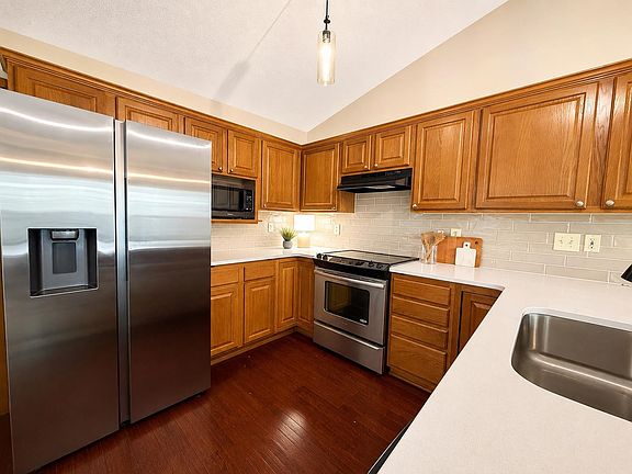 4th image of 2327 N Brandon Cir