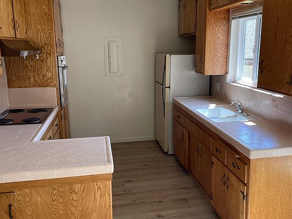 3rd image of 215 N Myrtle Ave #17309692