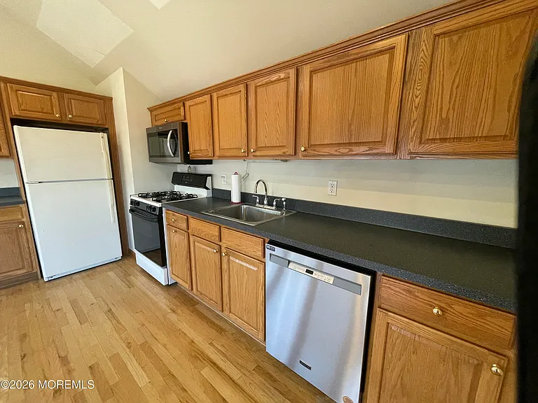 111 Brighton Ave #2 — Photo 5