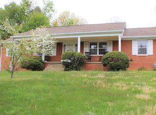933 Rosser Ave, Waynesboro, VA 22980